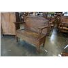 Image 2 : ANTIQUE OAK ARTS AND CRAFTS HALL BENCH W/ STORAGE