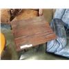 Image 2 : FOLDING OUTDOOR PATIO TABLE