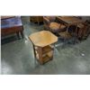 Image 1 : ANTIQUE OAK 3 TIER SIDE TABLE