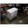 Image 1 : WHITE WICKER HAMPER