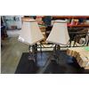 Image 1 : 2 METAL TABLE LAMPS