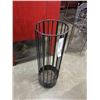 Image 2 : IRON UMBRELLA STAND