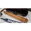 Image 3 : VIOLIN CASE AND ART EASEL