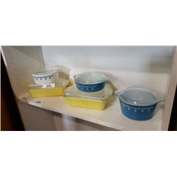 5 YELLOW AND BLUE PYREX LIDDED DISHES