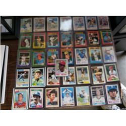 LOT OF MLB 70S AND 80S PLASTIC CASED CARDS