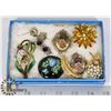 Image 1 : VINTAGE 6 BROOCHES SARAH