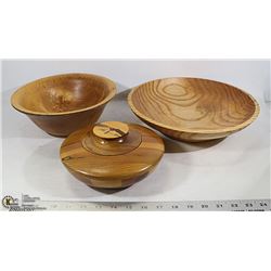 BOX OF WOODEN BOWLS