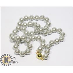 #134-SEA SHELL PEARL NECKLACE  8mm/ 17"