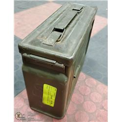 VINTAGE METAL AMMO BOX - CAL 30 M1