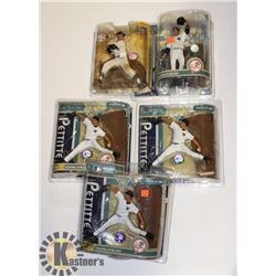 LOT OF 5 BASEBALL FIGS MICKEY MANTLE ETC IN