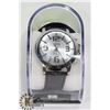 Image 1 : NEW MENS WATCH IN CASE