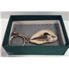 Image 1 : INUIT ANTLER KEY CHAIN LOON