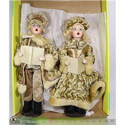 2 CAROLLERS IN GOLD OUTFITS WITH SONGBOOKS, 16"