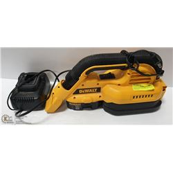 DEWALT RECHARGABLE VACUUM & CHARGER