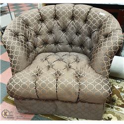 FINESSE FURNISHINGS OVERSIZED LIVING ROOM CHAIR