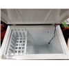 Image 2 : KENMORE HEAVY DUTY 3FT CHEST FREEZER,