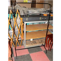 CLOTHES RACK