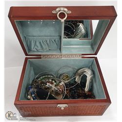 VINTAGE JEWELLERY BOX WITH CONTENTS
