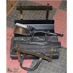 METAL FIREWOOD CORRAL WITH SHOVEL &