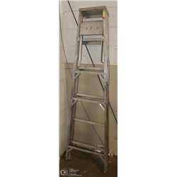 6 FT. ALLUMINUM LADDER