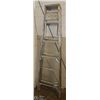 Image 1 : 6 FT. ALLUMINUM LADDER