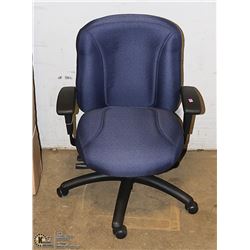 NEW BLUE HYDRAULIC LIFT OFFICE CHAIR. FURNITURE