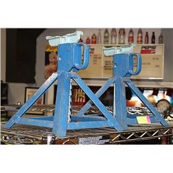 PAIR OF AUSCO GARAGE HORSES