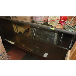 LARGE DISPLAY COUNTER 6FT WIDE 39 IN TALL