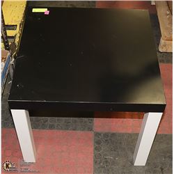 SIDE TABLE 22" X 22" X 18"