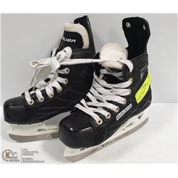 BAUER BOY'S SIZE 12 SKATES TUUK BLADES - NEW