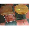Image 1 : 2 METAL LEGGED STOOLS,1 LEATHER TOP,1 WOOD TOP