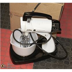 WORKING VINTAGE SUNBEAM MIXMASTER WITH SMALL
