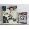 Image 1 : LOT OF TWO 3D HOCKEY PICTURES ON STAND,  WAYNE
