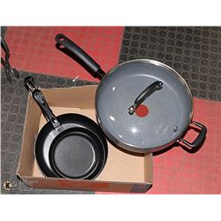 BOX WITH 3 FRYING PANS, 1 WITH LID