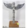 Image 1 : METAL TOTEM POLE STATUE