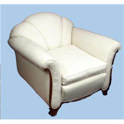 ART DECO - A three piece blonde oak fra