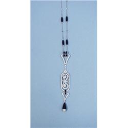 A very good Art Deco design 18 kt. whit