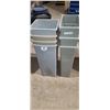 Image 1 : SEVERAL TRASH BINS