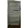 Image 2 : WHIT WESTING HOUSE FRIDGE FREEZER