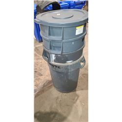 RUBBERMAID AND BRUTE TRASH CANS QTY 4