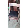 Image 1 : 10 WOODEN FOLDING CHAIRS