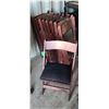 Image 2 : 10 WOODEN FOLDING CHAIRS