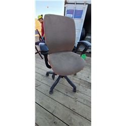 BROWN OFFICE CHAIR