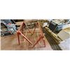 Image 1 : HEAVY RED METAL STAND X 2