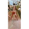 Image 2 : HEAVY RED METAL STAND X 2