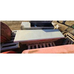 DELTA TRUCK TOOL BOX