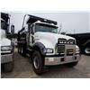 Image 4 : 2020 MACK GR64F Dump Truck
