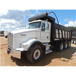 2005 KENWORTH T800 Dump Truck