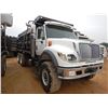 Image 4 : INTERNATIONAL 7600 Dump Truck