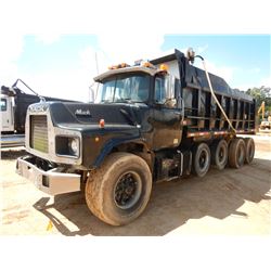 1990 MACK DM690S Dump Truck